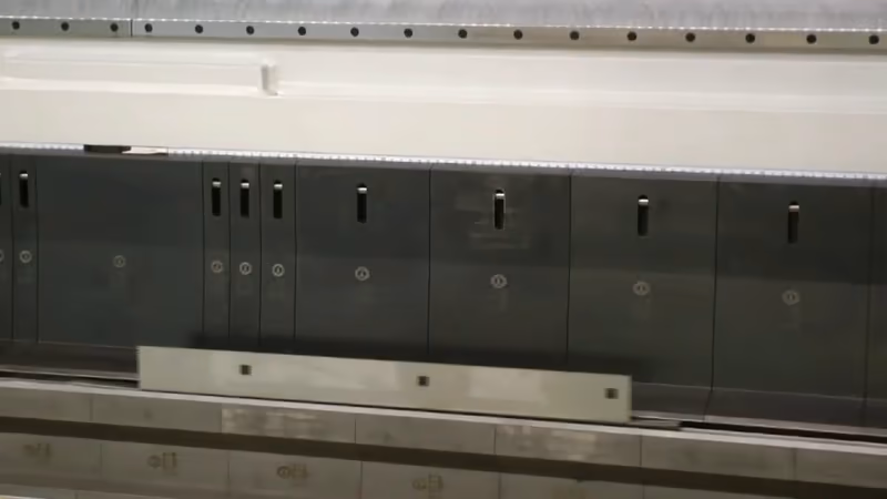 RAS | Multibend-Center - polohování, rotace, ohýbání a výměna nástrojů - el. skříně