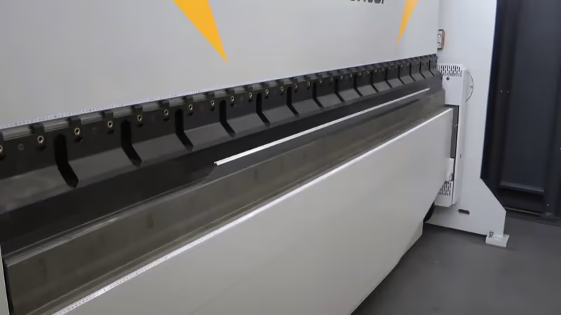 RAS | ProfileCenter - automatické ohýbání dílů pro chladírenský průmysl