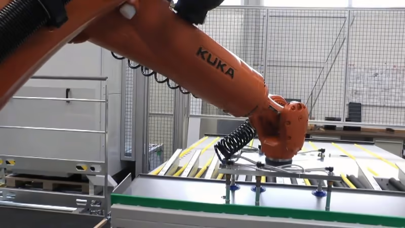 RAS | Multibend-Center - automatický ohýbací proces - vykládání robotem