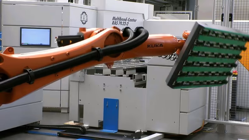RAS | Multibend-Center - automatický ohýbací proces - ohýbání polic