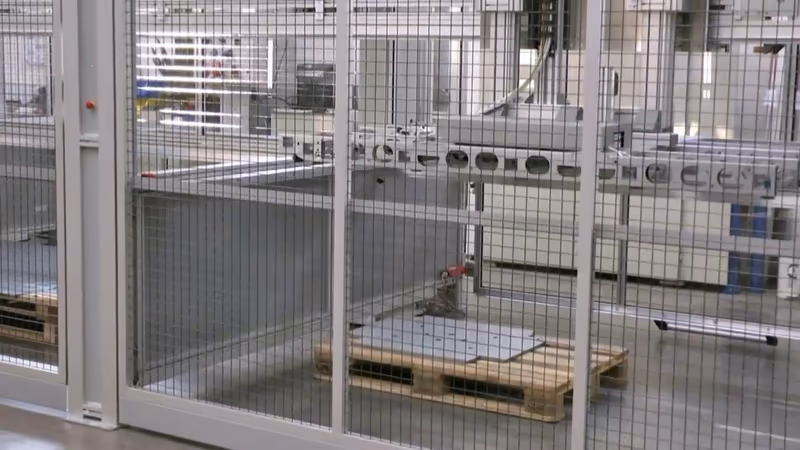 RAS | Multibend Center – portálový nakladač se 2 stanicemi